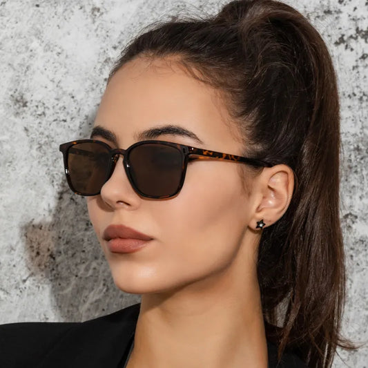 Lunettes de soleil modernes pour femmes UV400 